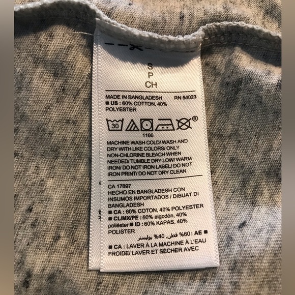 Old Navy LS 3 Button Pullover Shirt NWT
Soft Washed Material 
Size Small 34 - 36 - Picture 14 of 14